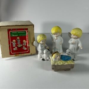 Angel Nativity Set Christmas Around the World Baby Jesus Angels Lambs Taiwan